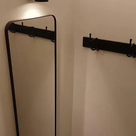 Miniecocasa Ottocentesca In Zona Free-parking Ed Ecoclimatizzata Dom wakacyjny